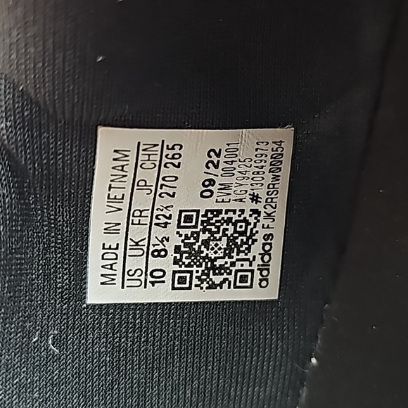 Adidas Ozweego LOWTOP SNEAKERS,  WOMANS SIZE 10 EUC - Picture 12 of 12